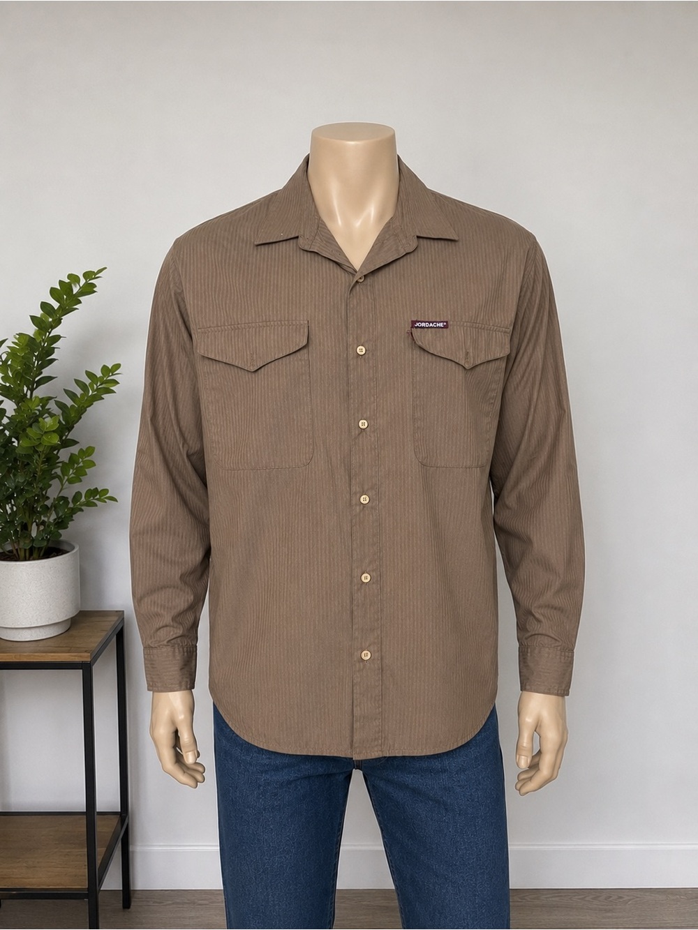 Men’s Jordache Button Up Shirt Size L